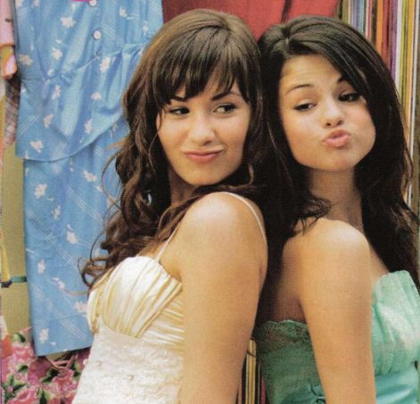 selena-and-demi1.jpg selena-and-demi1.jpg